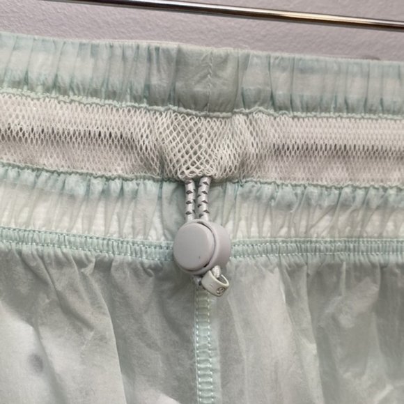 ❗️SOLD❗️2021 Lululemon Step Out High Rise Short 3" Shorts Size 10 - Picture 13 of 13